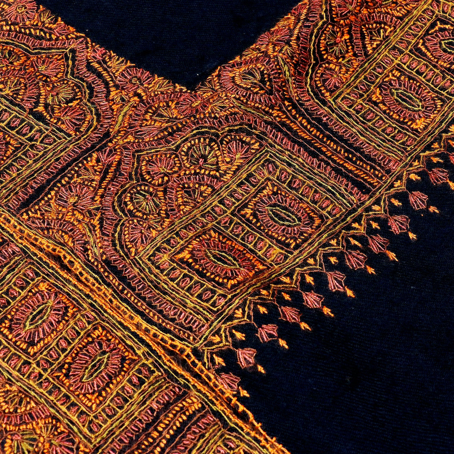 Mughlai pashmina elegance