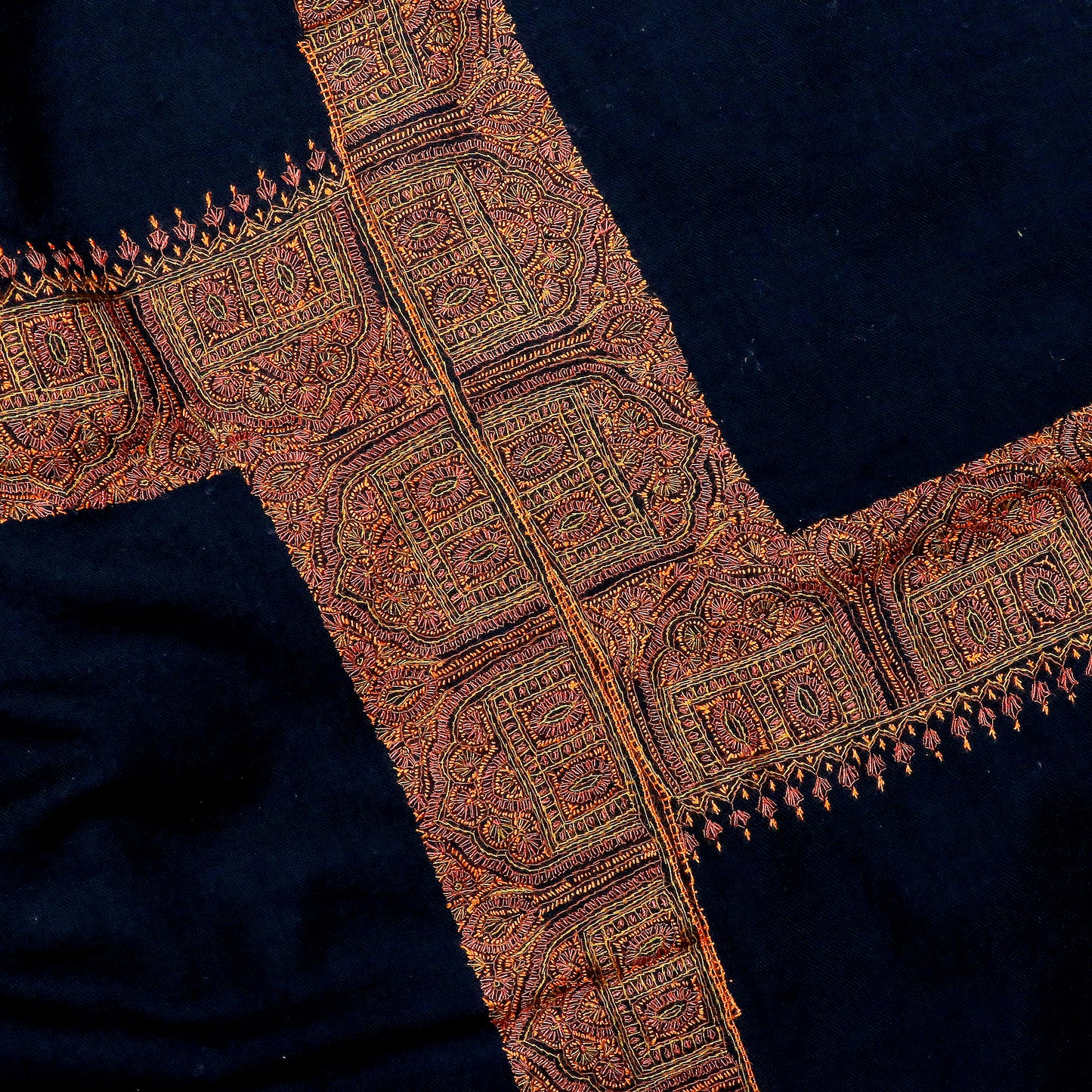 Mughlai pashmina elegance