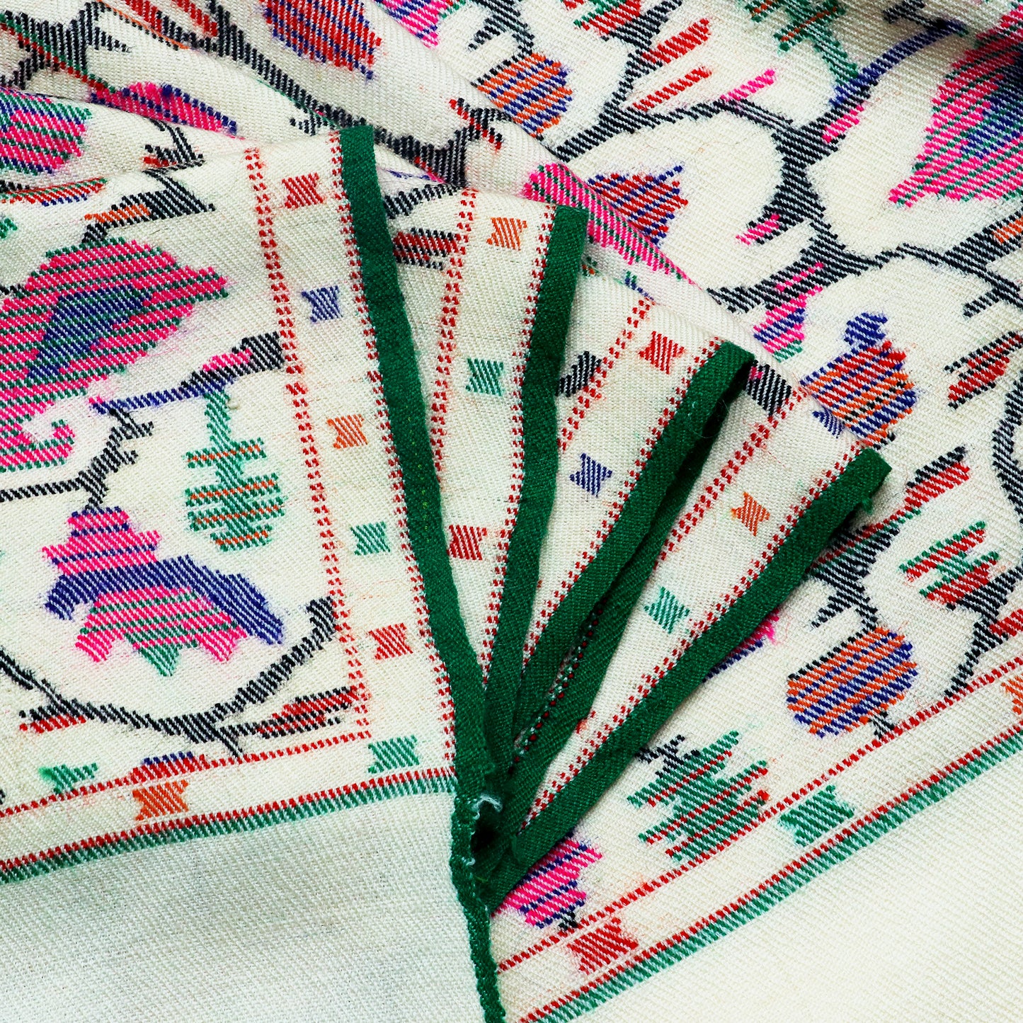 Kaniham Shawl raffel