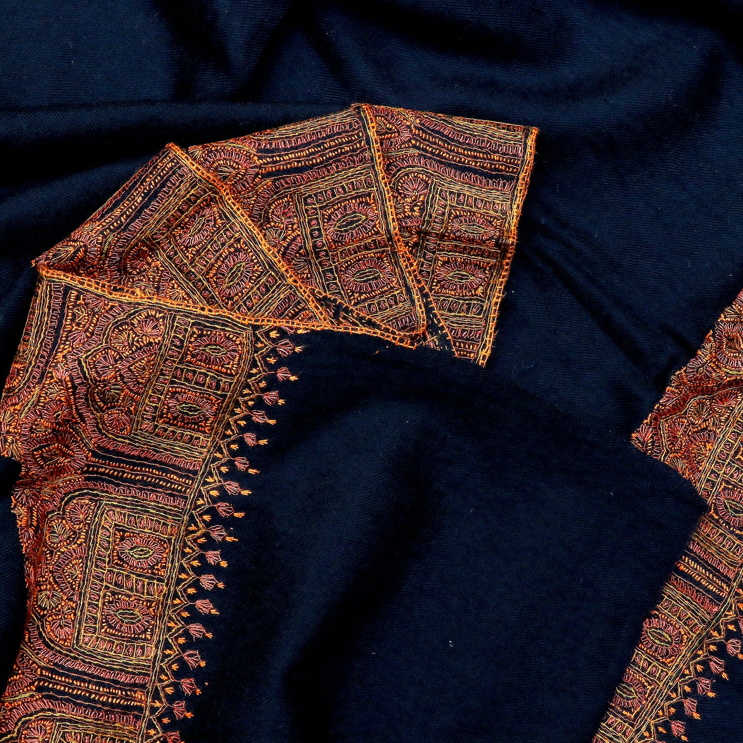 Mughlai pashmina elegance